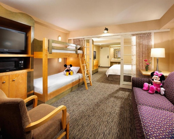 Anaheim Portofino Inn and Suites image 9